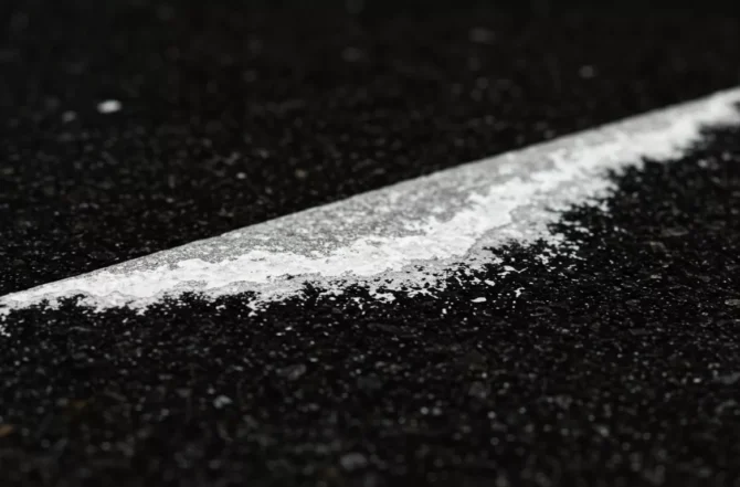 Como Tirar Manchas Esbranquiçadas do Granito Preto​?